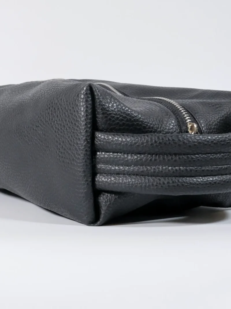 DSCF6795 Toaletní taška L - černá