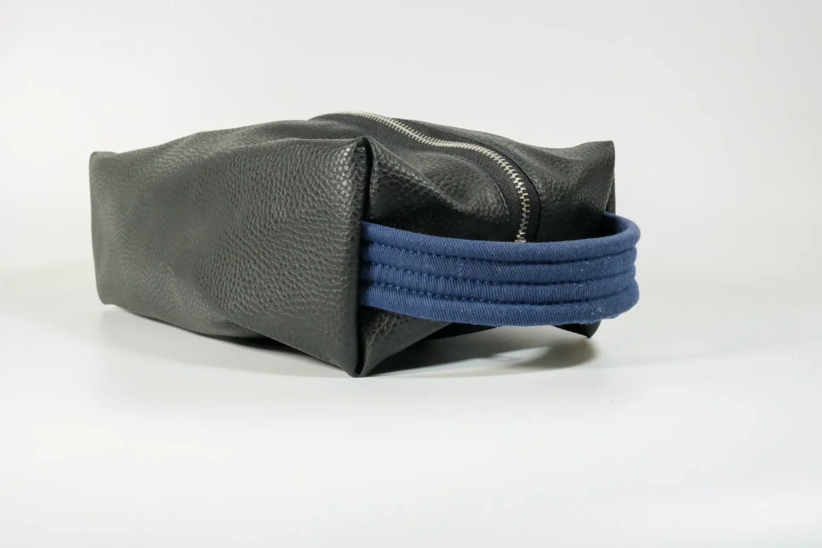 Toaletní taška L - černá