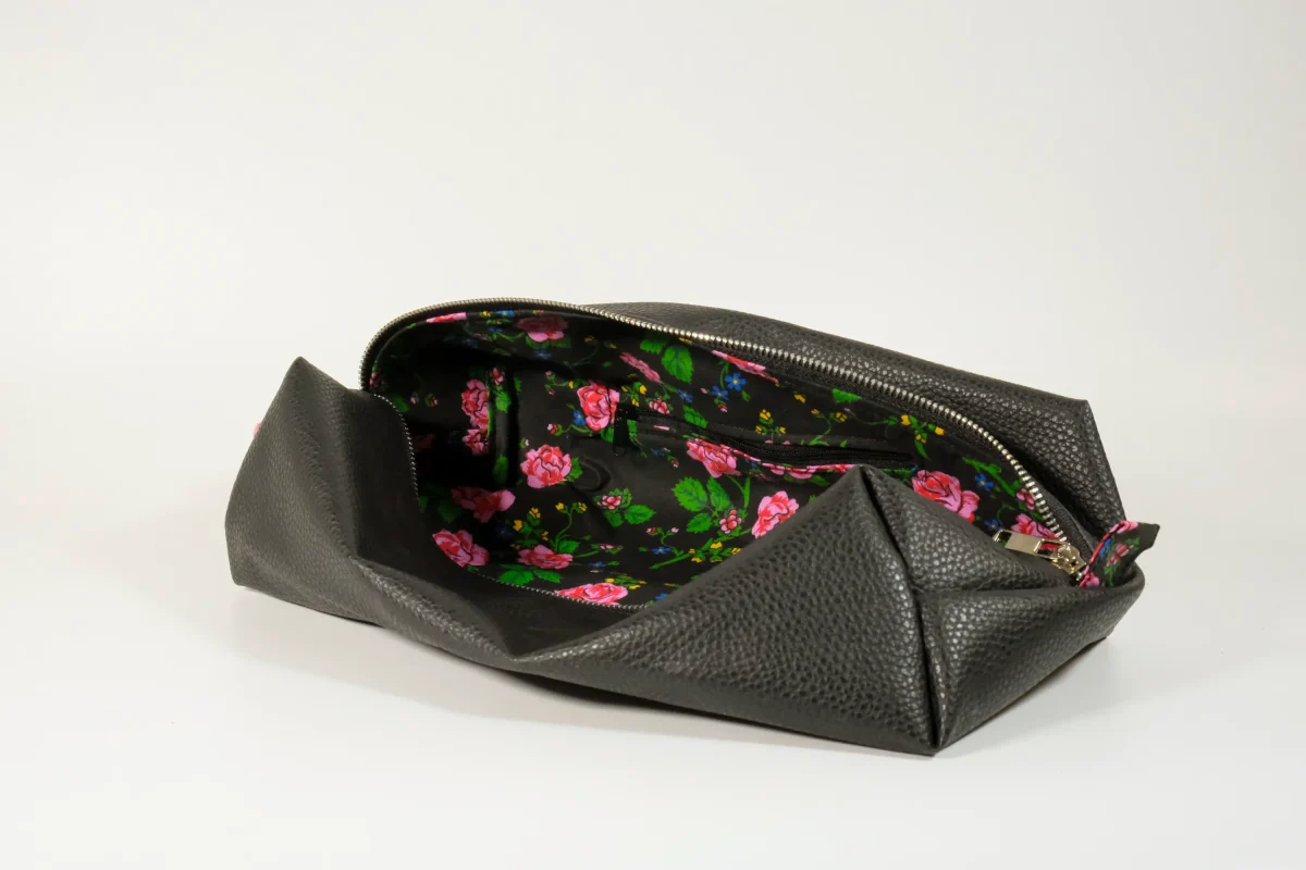 Toaletní taška L - černá