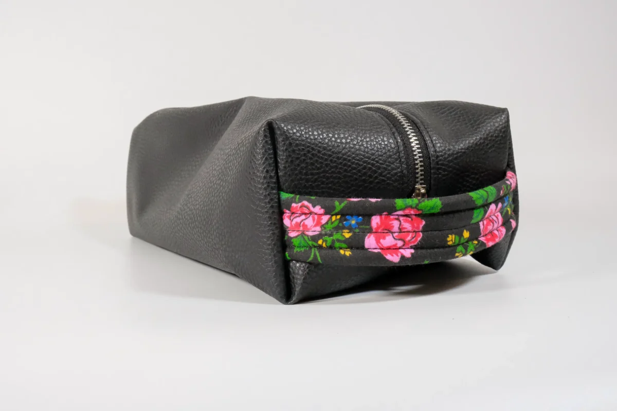 Toaletní taška L - černá