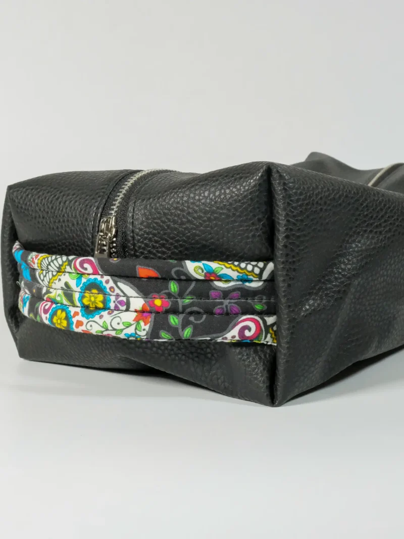 Toaletní taška L - černá