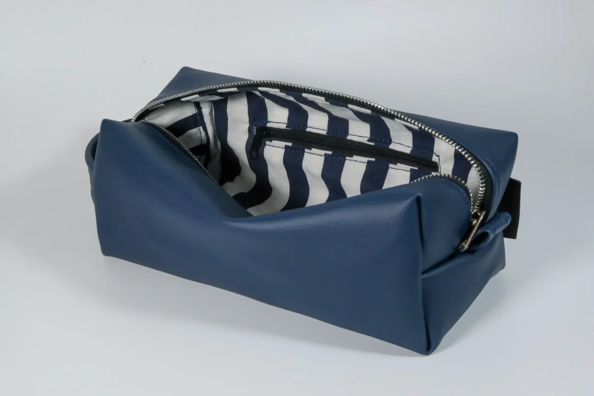 Toaletní taška M - tmavě modrá